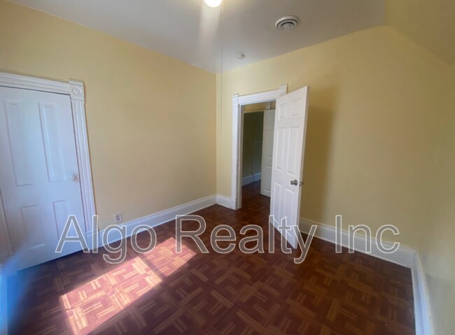 Foto del edificio - 2117 N Ilion Ave