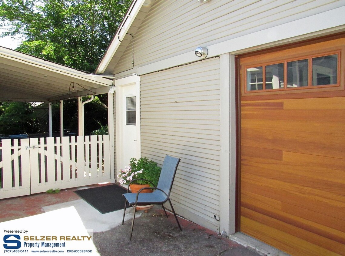 Primary Photo - Adorably cozy studio cottage on the Westsi...