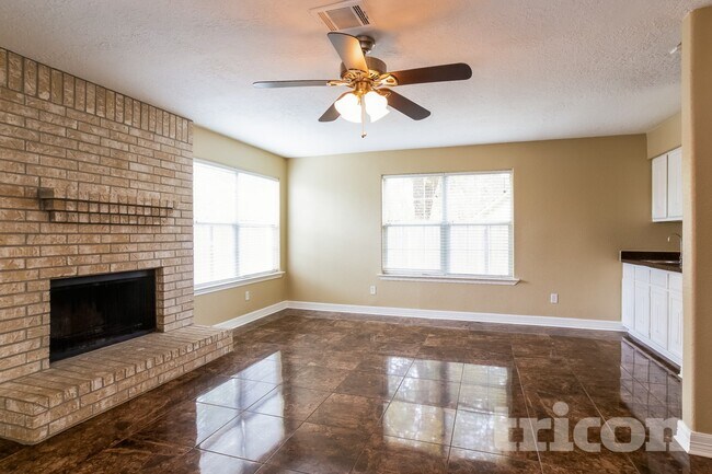 Building Photo - 1715 Evesham Dr
