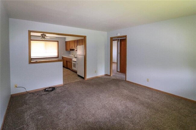 Building Photo - 4849 N Bolton Ave