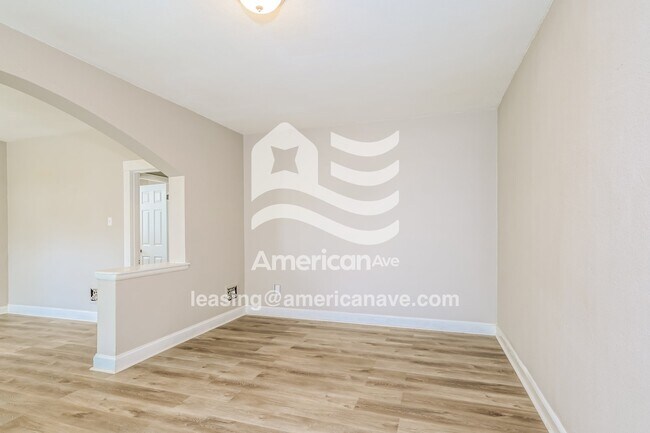 Foto del edificio - 4356 Bingham Ave