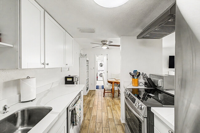 Foto del edificio - 8111 E Glenrosa Ave