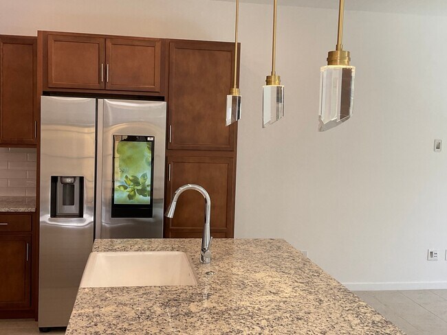Building Photo - 2759 S Jackrabbit Dr