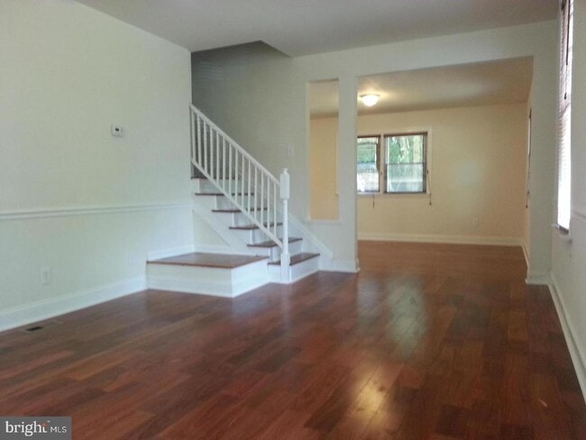 Building Photo - 303 S Highland St