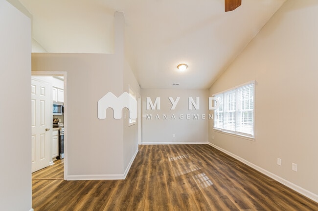 Building Photo - 409 Crosspine Dr