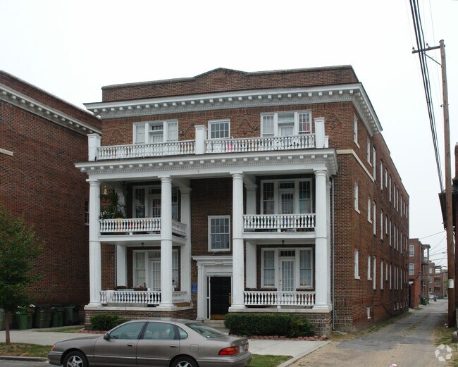 Foto del edificio - 706 N Arthur Ashe Boulevard