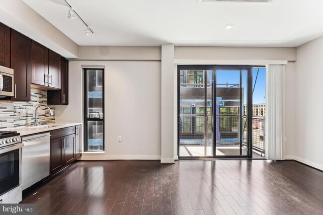 Foto del edificio - 1320 Fenwick Ln