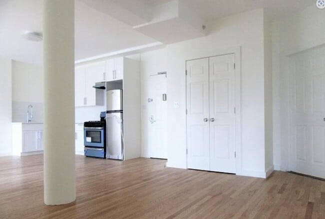 Building Photo - 3 bedroom in NEW YORK NY 10038