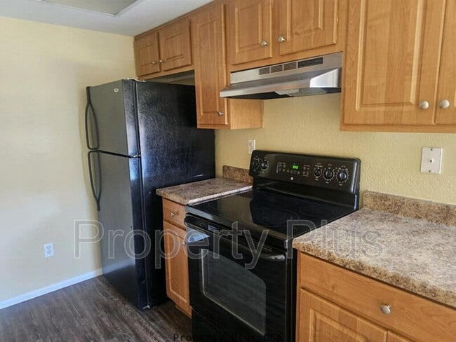 Building Photo - 3810 N Maryvale Pkwy