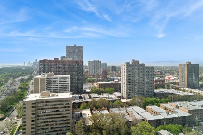 Foto del edificio - 4250 N Marine Dr