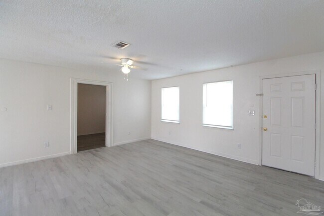 Foto del edificio - 2217 Kingfisher Way