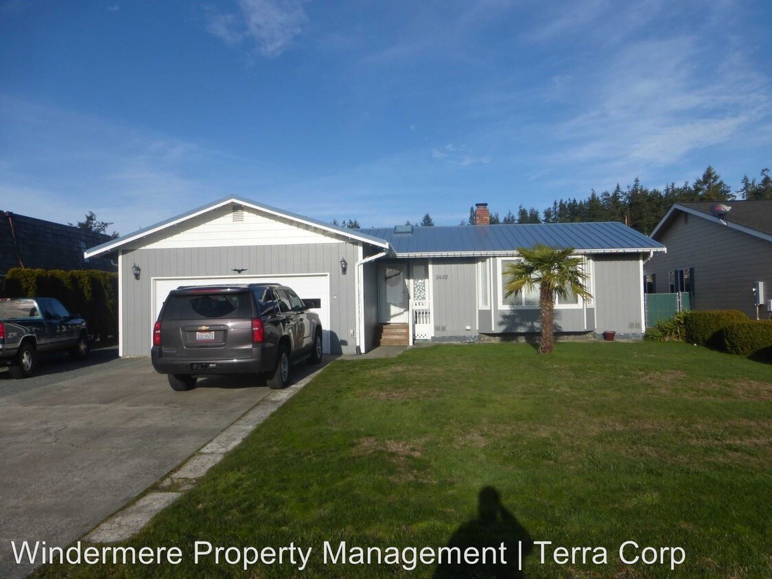 Primary Photo - 3 br, 2 bath House - 5602 Kingsway