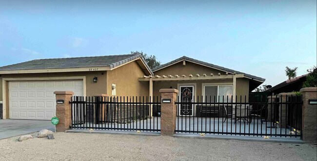 Building Photo - 85427 Valley Rd