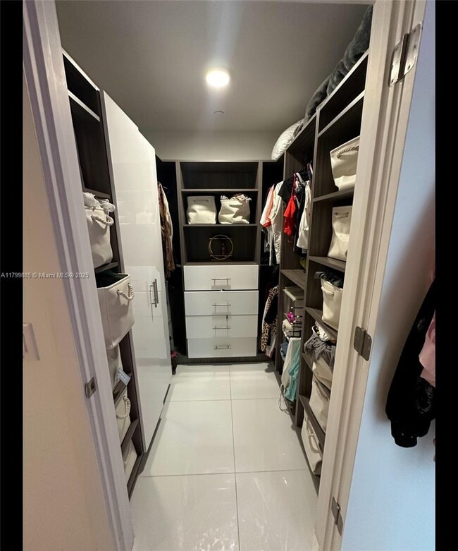 Building Photo - 851 NE 1st Ave