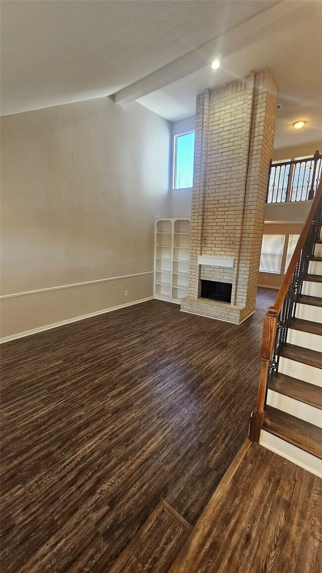 Foto del edificio - 19522 Lake Hollow Ln