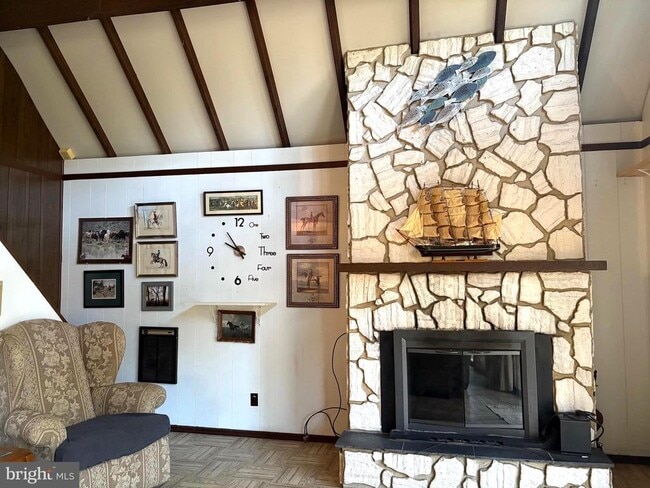 Building Photo - 245 Crowfoot Ln