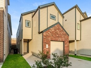Building Photo - 15204 Estrella Rd E