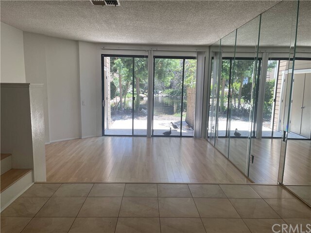 Foto del edificio - 130 Lakepines