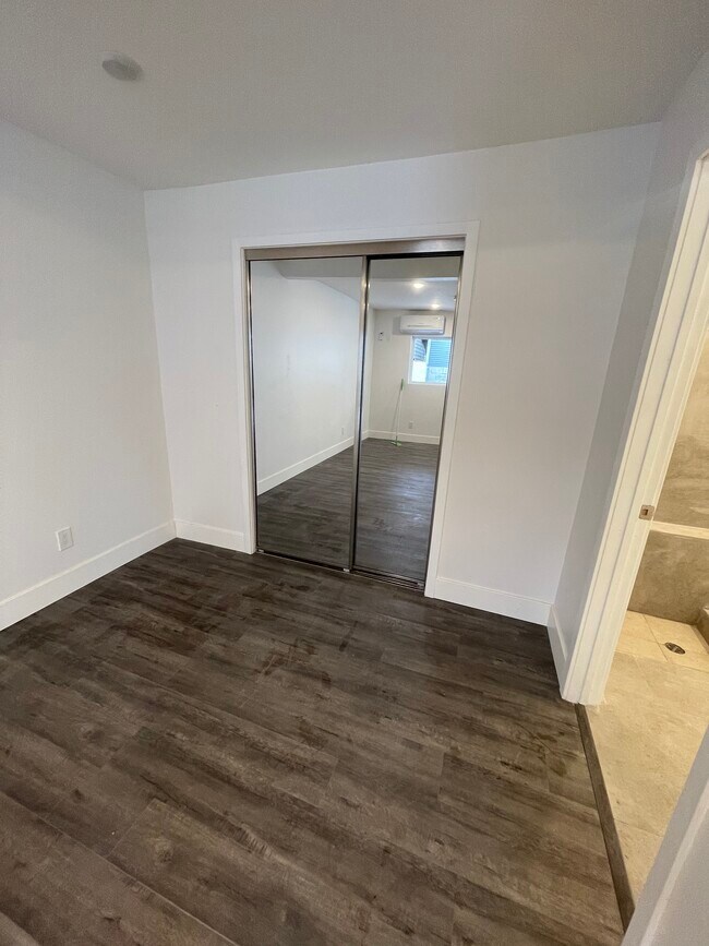 Foto del edificio - 210 W 57th St