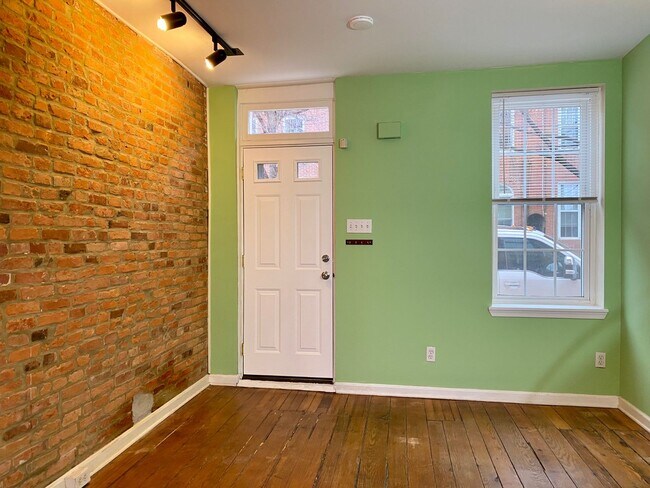 Foto del edificio - Charming 3 Bedroom Townhome ~ Federal Hill...
