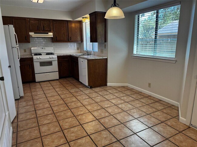 Foto del edificio - 6901 Argonne Forest Cove