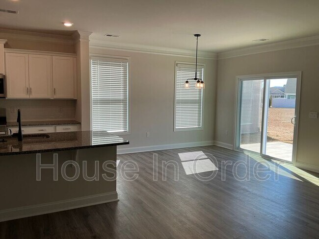 Building Photo - 41 Silverthorne Ct