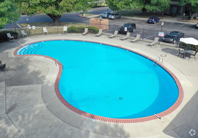 Pool - Fountain Parc