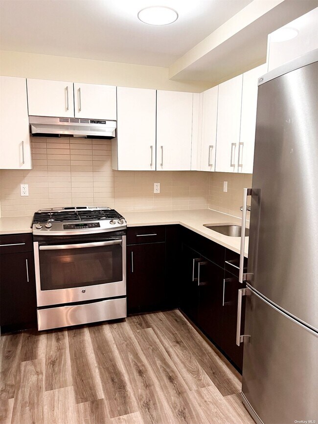 Building Photo - 43-12-43214 214th Pl