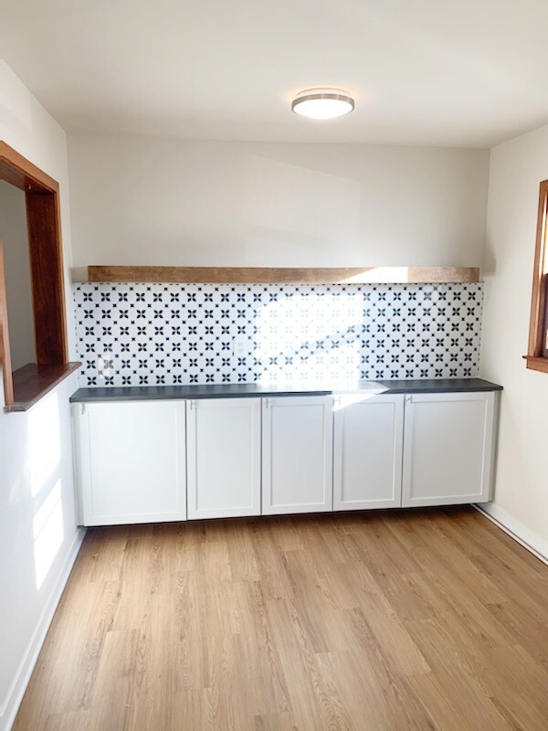 Kitchen/Dining Area - 2409 Superior St