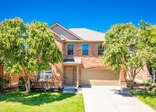 Building Photo - 5828 Pebble Ridge Dr