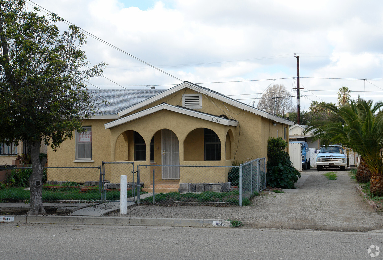 Primary Photo - 11245-11249 Azahar St