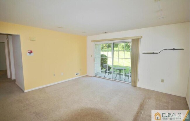 Building Photo - 1503 Commons at Kingswood Dr