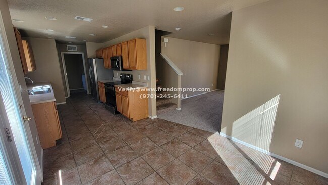 Building Photo - Nice size home near Canyon View Park - 4 b...