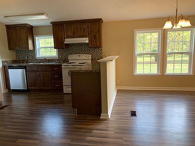 Building Photo - 5579 N Avocado Ln