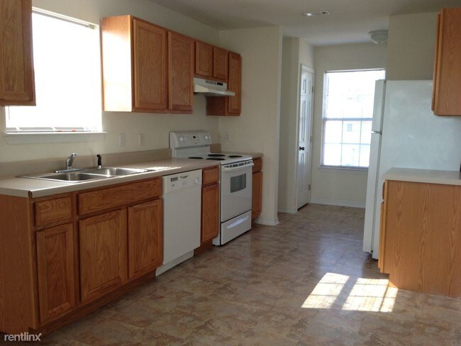 Building Photo - 15143 Deer Creek Dr