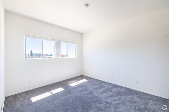 1BR, 1BA - 800SF - Bedroom - Tuscany Apartments