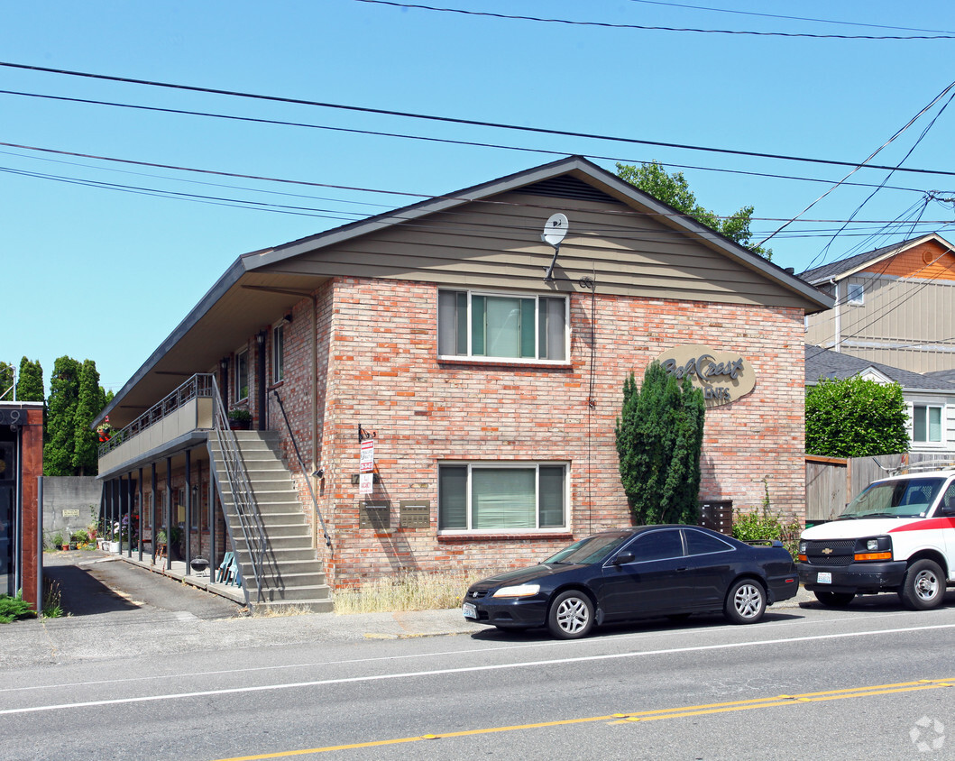 Primary Photo - Bal-Crest Apartments
