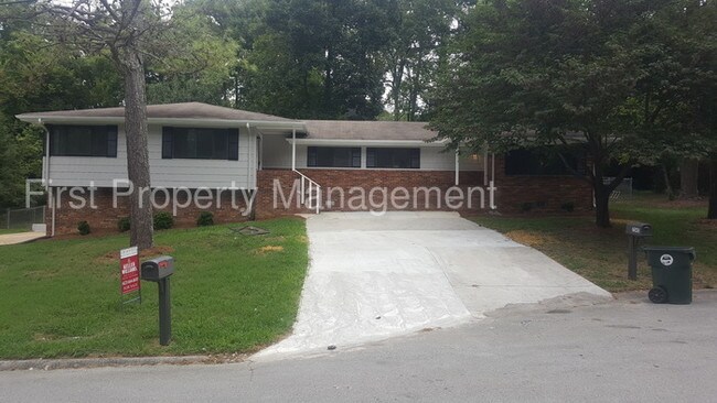 Building Photo - 7543 Leemont Dr