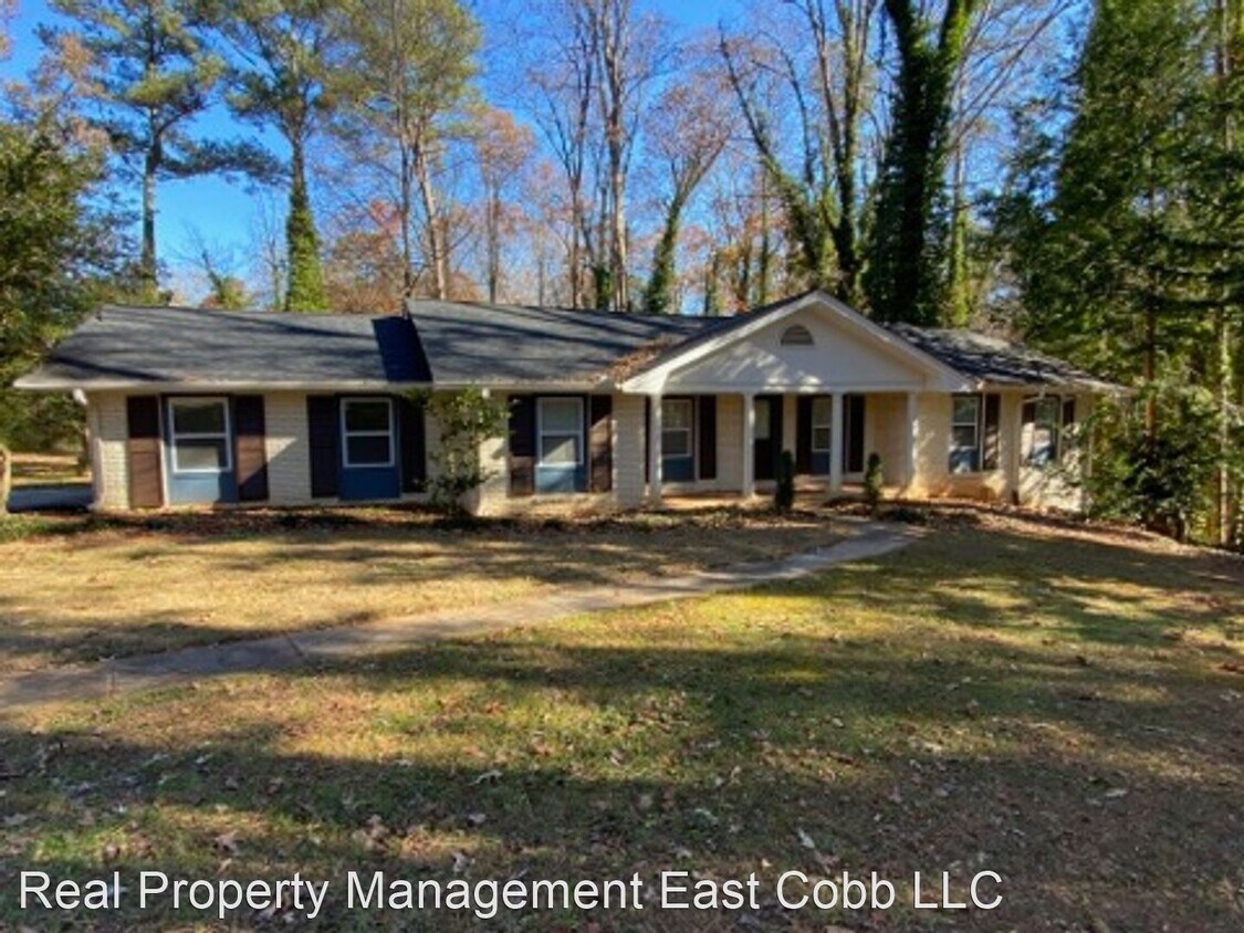 3 br, 3 bath House 5508 Hugh Howell Road House Rental in Stone