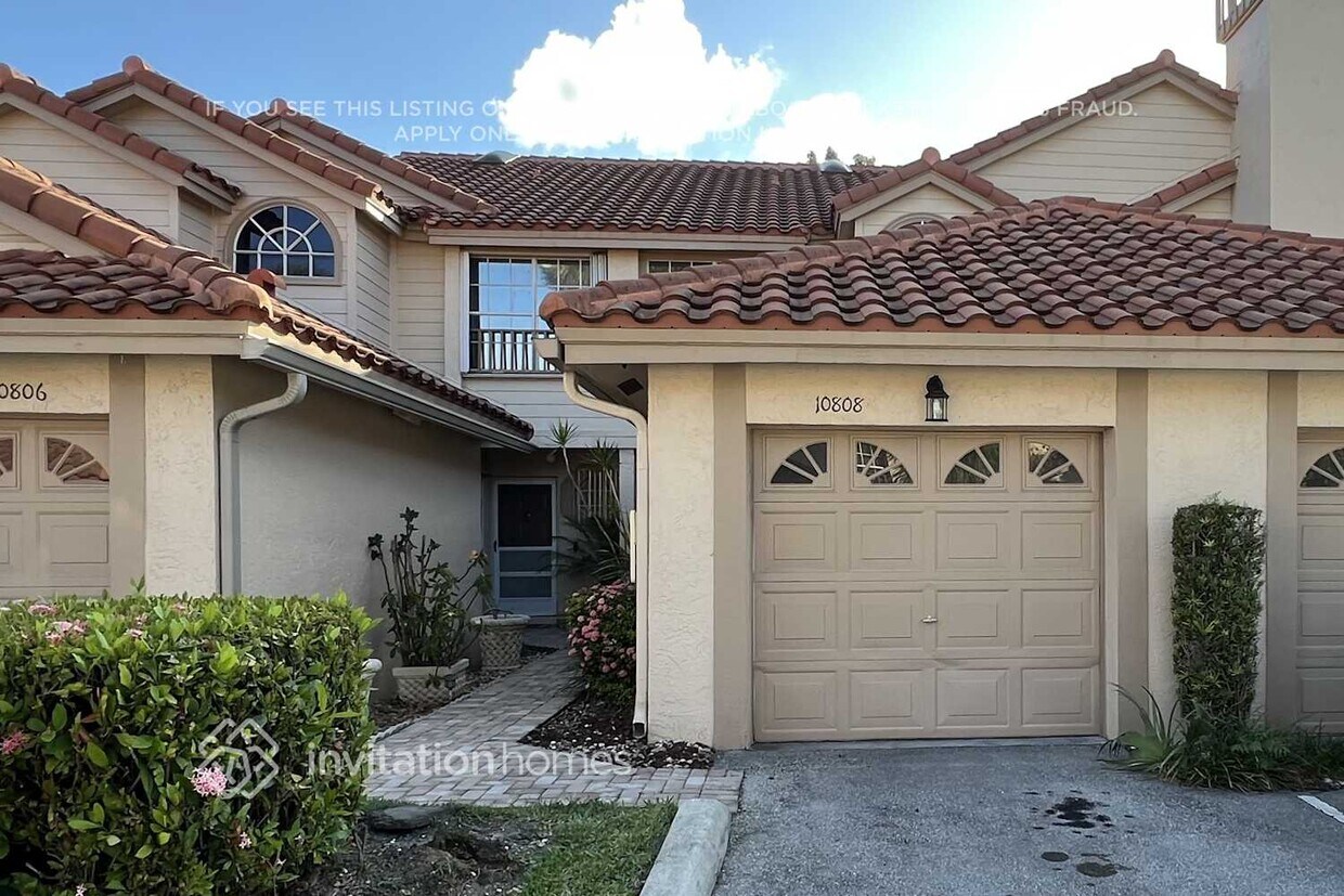 Foto principal - 10808 Cypress Glen Dr
