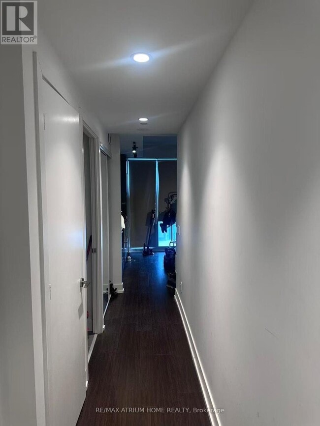 Building Photo - 7 Grenville St