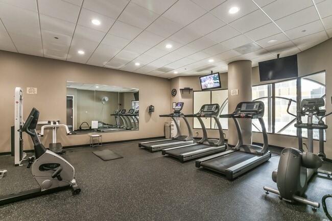 Building Photo - 630 N State St