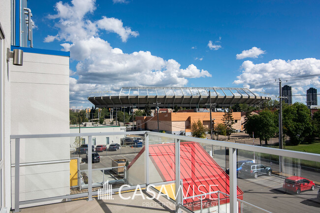 Building Photo - 9113-111 111 Ave NW