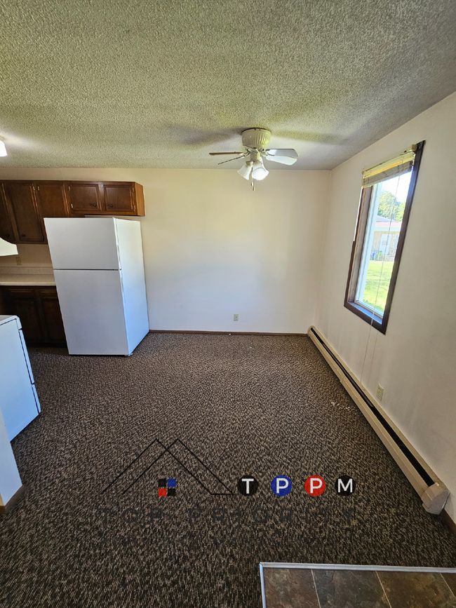 Building Photo - 1 Bedroom | 1 Bathroom Unit in Charles Cit...