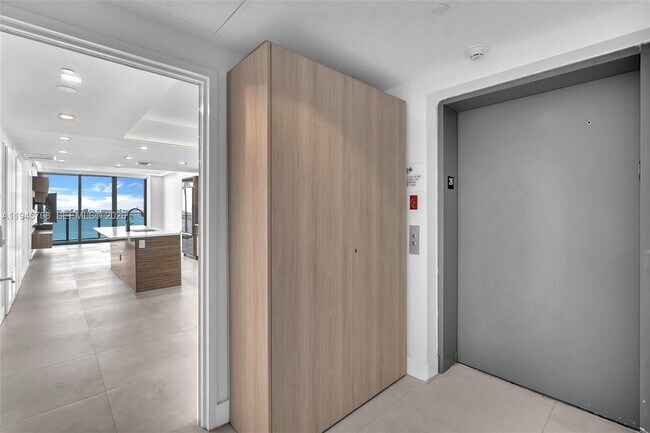 Foto del edificio - 460 NE 28th St