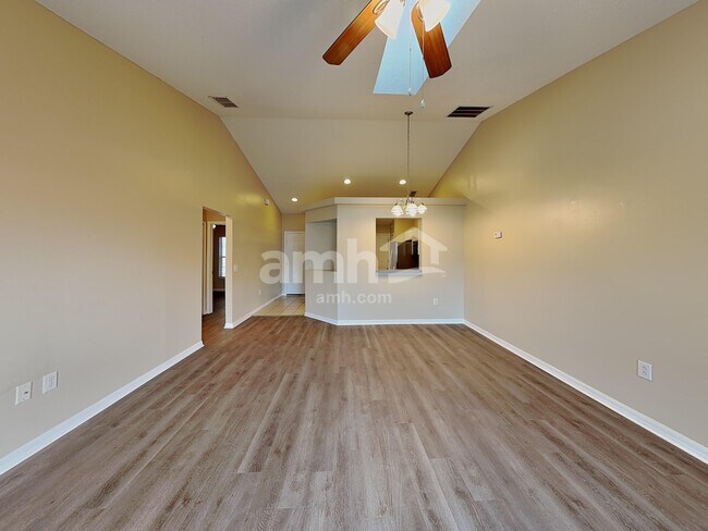 Foto del edificio - 214 Strada Dr