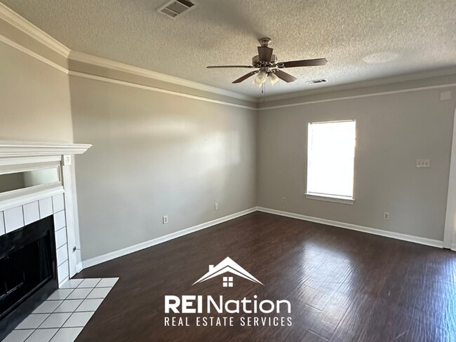 Building Photo - MEMPHIS GEM IN A COVE! 4BR/2.5BA | High Ceilings & Soaking Tub | 2-Car Garage!