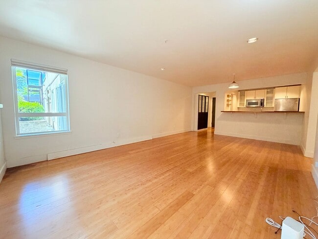 Building Photo - Spacious Capitol Hill Bedroom w/ Private Patio - Two Parking Spaces Included! $3900 and AVAILABLE...