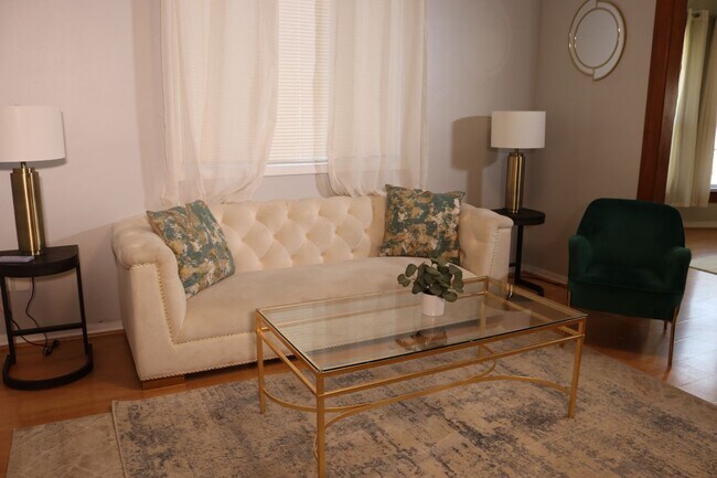 Foto del edificio - Comfy & Chic Council Bluffs Retreat - 2BR 1B