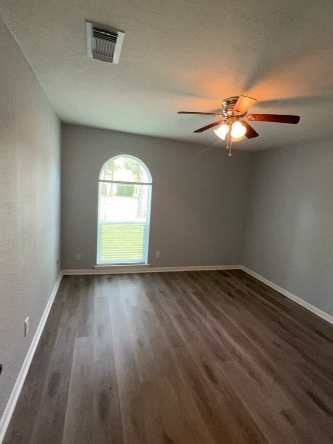 Building Photo - 27226 W Pyeatt Ln